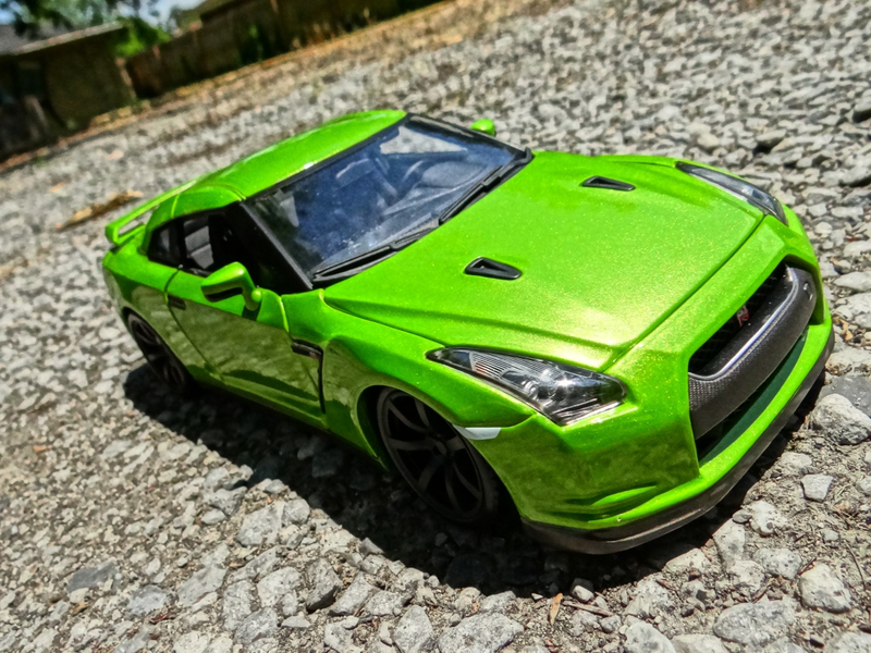 Illustration for article titled Rawr!!! Godzilla! Maisto 1:18 Nissan GT-R
